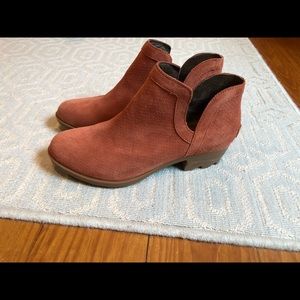 Sorel women’s Lolla cutout bootie in teak brown.